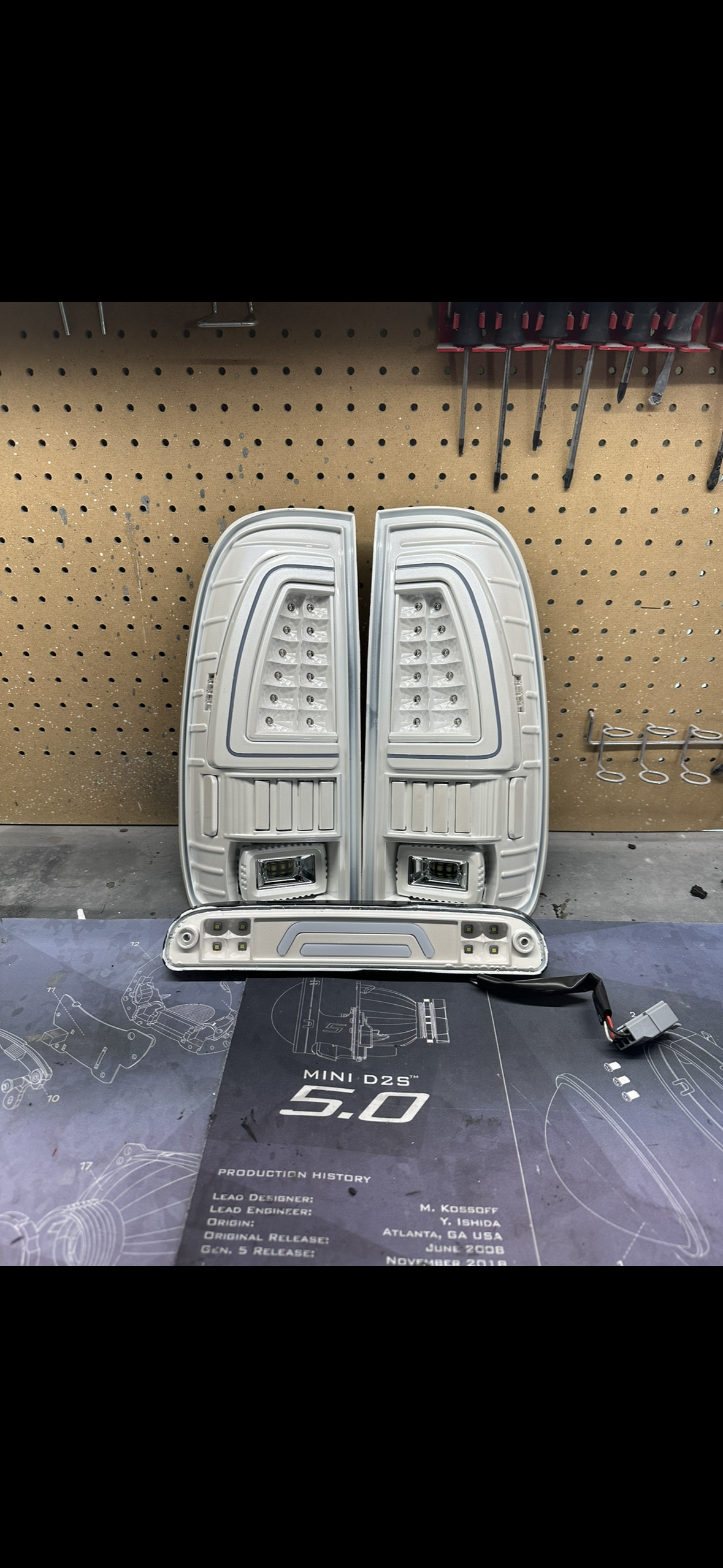 Pre Built 1999-2016 Ford Super Duty C Bar-Style Taillights